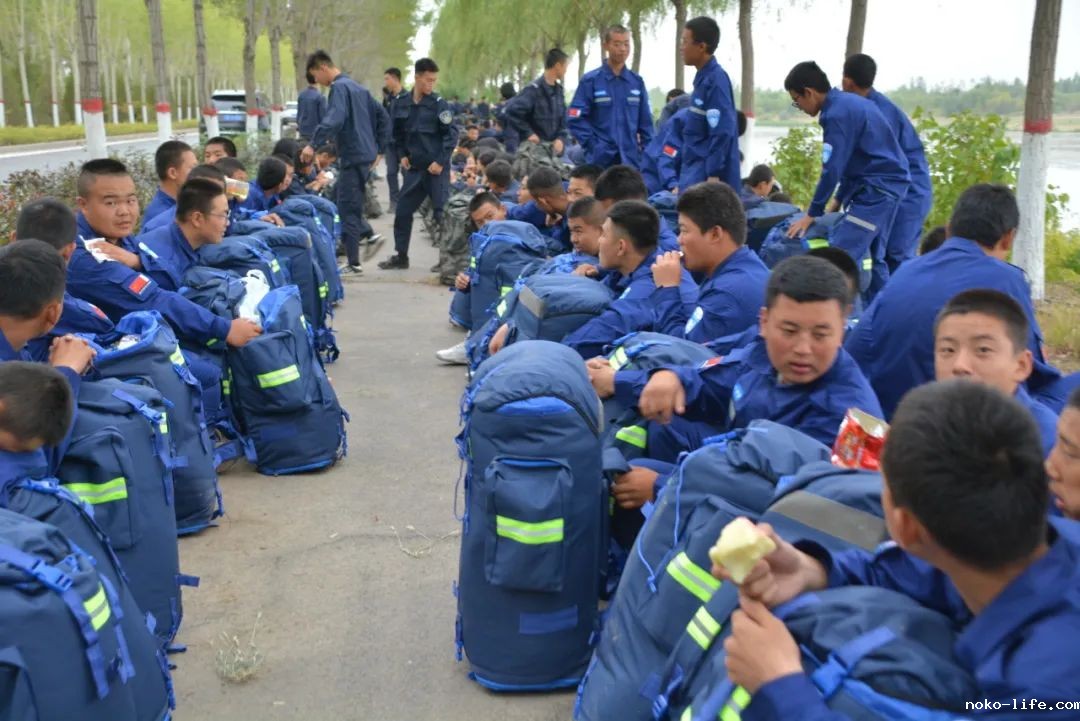 1-23110QP601130.jpg