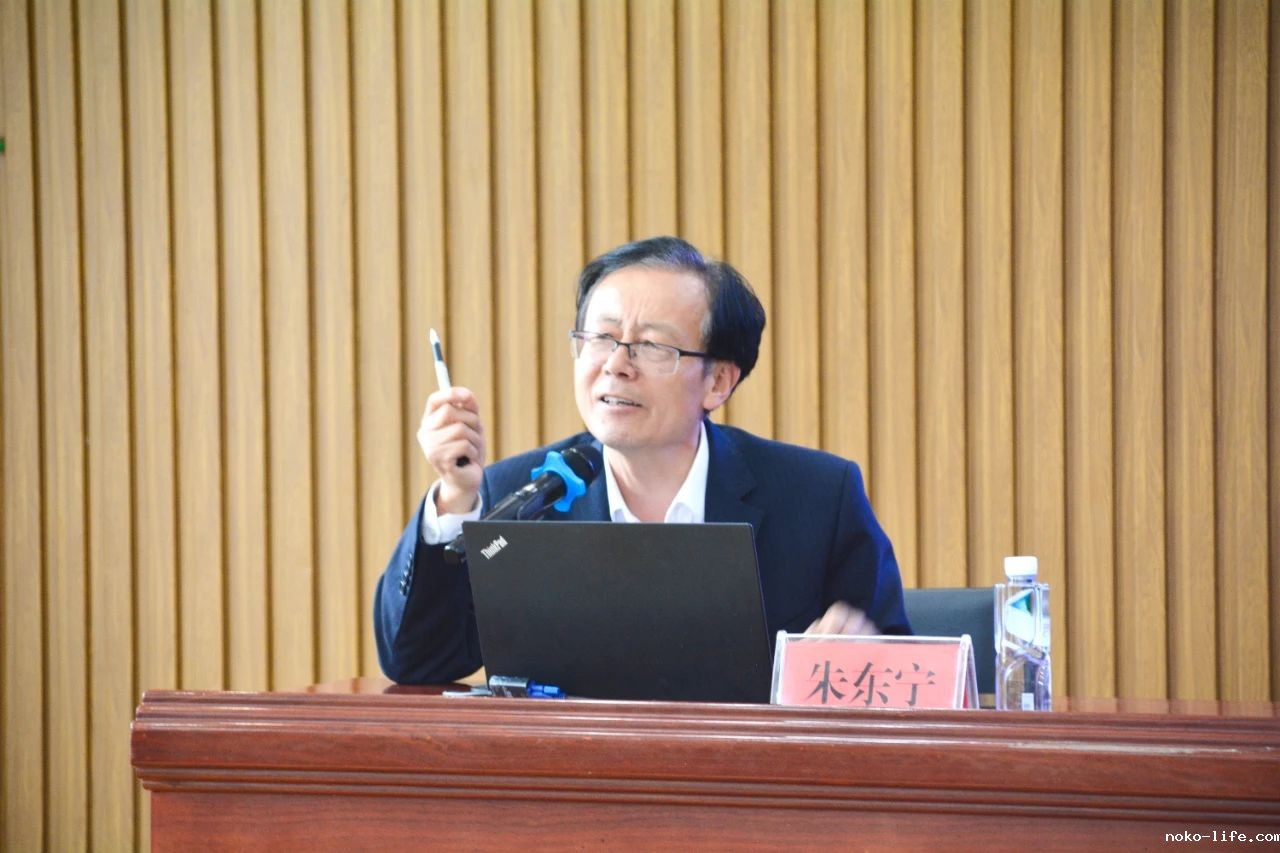 党旗飘飘丨我校开展教职工专题培训(图2) 1-240422113P0553.jpg